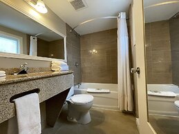 Super 8 by Wyndham Gananoque/Country Squire Resort