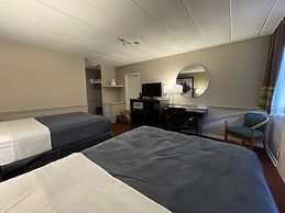 Super 8 by Wyndham Gananoque/Country Squire Resort