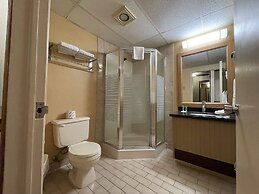 Super 8 by Wyndham Gananoque/Country Squire Resort