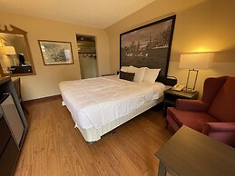 Super 8 by Wyndham Gananoque/Country Squire Resort