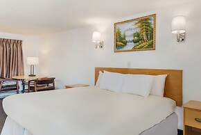 Americas Best Value Inn & Suites Hyannis Cape Cod