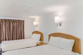 Americas Best Value Inn & Suites Hyannis Cape Cod