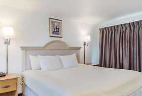 Americas Best Value Inn & Suites Hyannis Cape Cod