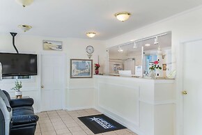 Americas Best Value Inn & Suites Hyannis Cape Cod
