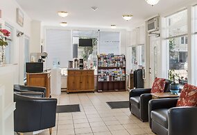 Americas Best Value Inn & Suites Hyannis Cape Cod