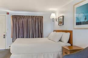 Americas Best Value Inn & Suites Hyannis Cape Cod
