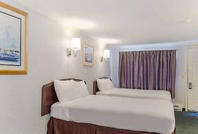 Americas Best Value Inn & Suites Hyannis Cape Cod