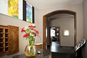 Hotel Deutsches Theater Downtown