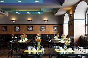 Hotel Deutsches Theater Downtown