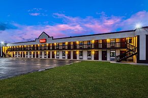 Red Roof Inn Scottsburg