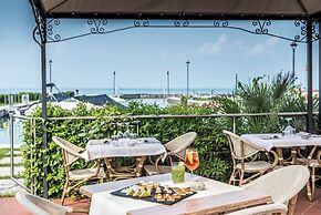 Yachting Hotel Mistral