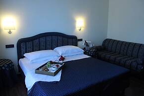 Yachting Hotel Mistral