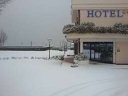 Yachting Hotel Mistral
