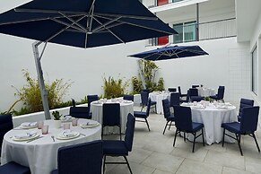 Courtyard by Marriott Santa Barbara Downtown