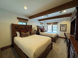 The Chateaux Deer Valley