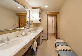 The Chateaux Deer Valley
