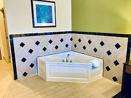 Holiday Inn Express Hotel & Suites Edmond by IHG