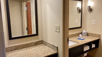 Holiday Inn Express Hotel & Suites Edmond by IHG