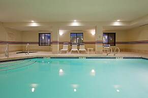 Holiday Inn Express Hotel & Suites Manchester Airport by IHG