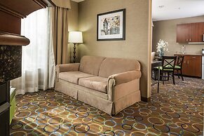 Holiday Inn Express Hotel & Suites Manchester Airport by IHG