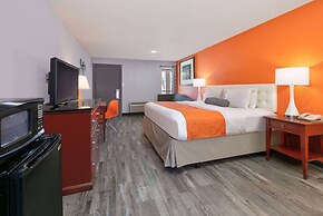 Howard Johnson by Wyndham San Marcos