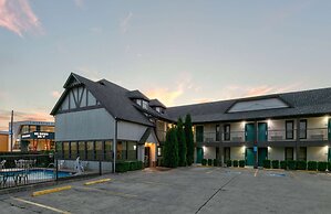 Howard Johnson by Wyndham San Marcos