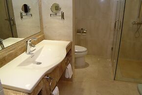 Guangdong Hotel-Free Shuttle & Registration Counter Service during Can