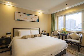 Guangdong Hotel-Free Shuttle & Registration Counter Service during Can