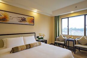 Guangdong Hotel-Free Shuttle & Registration Counter Service during Can