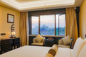 Guangdong Hotel-Free Shuttle & Registration Counter Service during Can