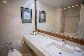 The Royal Paradise Hotel & Spa