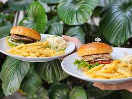 The Royal Paradise Hotel & Spa