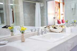The Royal Paradise Hotel & Spa