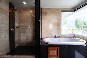 The Royal Paradise Hotel & Spa