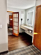 AmericInn by Wyndham Shakopee Near Canterbury Park