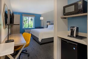 Holiday Inn Express Hotel & Suites New Tampa I-75 by IHG
