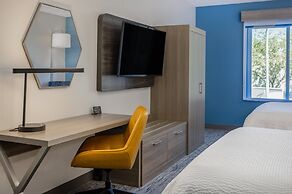 Holiday Inn Express Hotel & Suites New Tampa I-75 by IHG