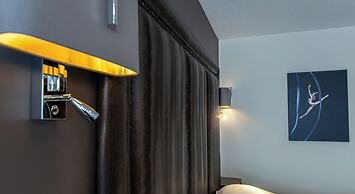 Big Blue Hotel