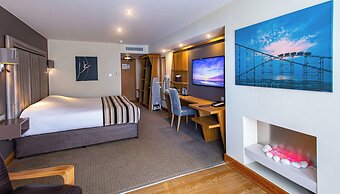 Big Blue Hotel