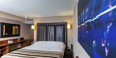 Big Blue Hotel