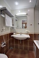 Izmailovo Alfa Hotel