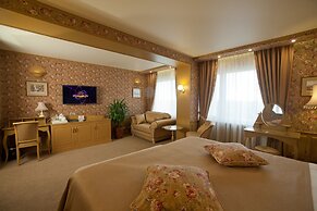 Izmailovo Alfa Hotel