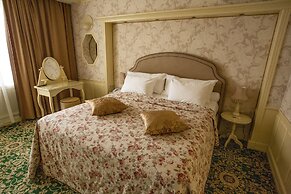 Izmailovo Alfa Hotel