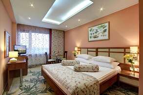 Izmailovo Alfa Hotel