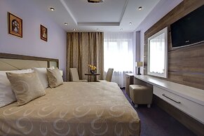 Izmailovo Alfa Hotel