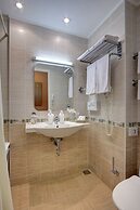 Izmailovo Alfa Hotel