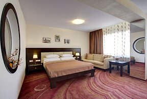 Izmailovo Alfa Hotel