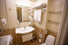 Izmailovo Alfa Hotel