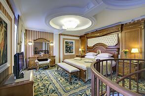 Izmailovo Alfa Hotel