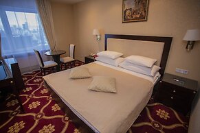 Izmailovo Alfa Hotel